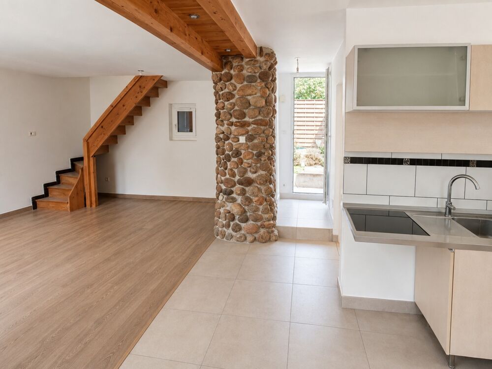 SAINT-HILAIRE-DE-LA-CÔTE  MAISON DE CARACTÈRE RÉNOVÉE  3 CHAMBRES - 94,46 M²  JARDIN  TERRASSE