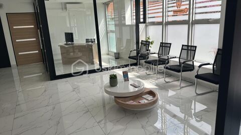 À Vendre : Local Commercial à Élancourt  Opportunité d'Investissement 1250000 78990 Elancourt