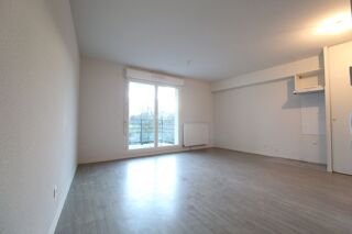  Appartement à louer 3 pièces 56 m²