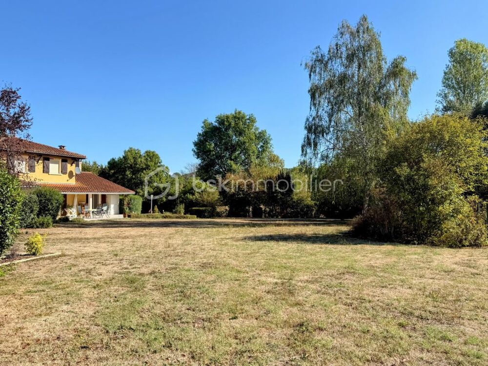 Vente Propriété/Château Belle propriété au calme, 3 chambres, vue sur les Pyrénées avec piscine de 10X5 et son magnifique terrain de 6391 mètres Tillac