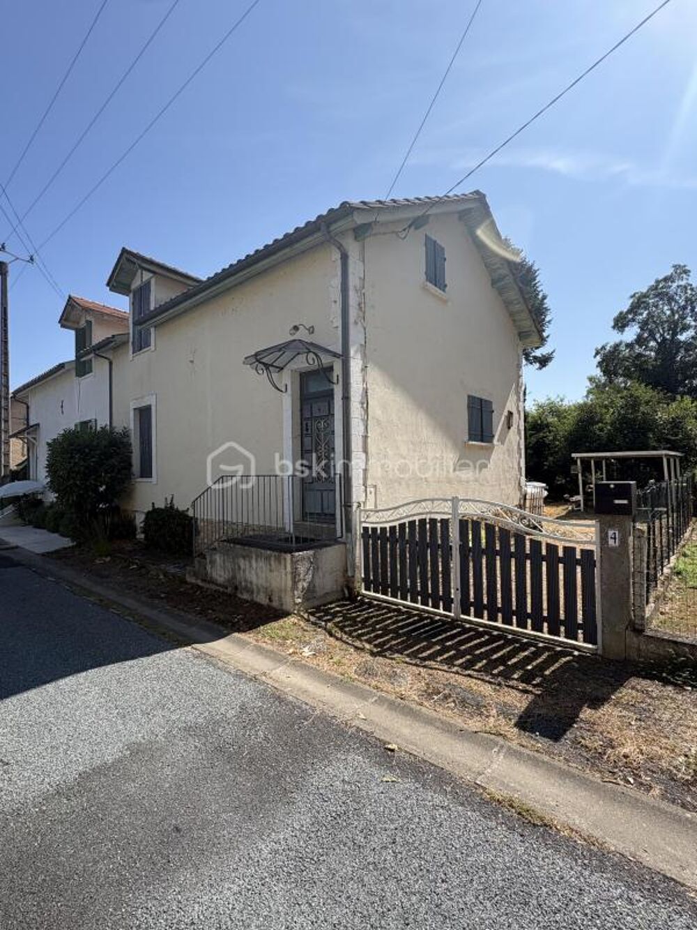 Maison mitoyenne 70 m² avec jardin arboré de 706 m²