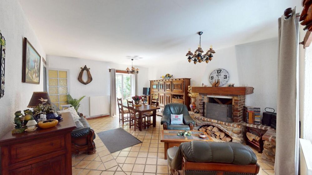 MAISON 5 pièces et GRANGE avec compteur EDF 289 000