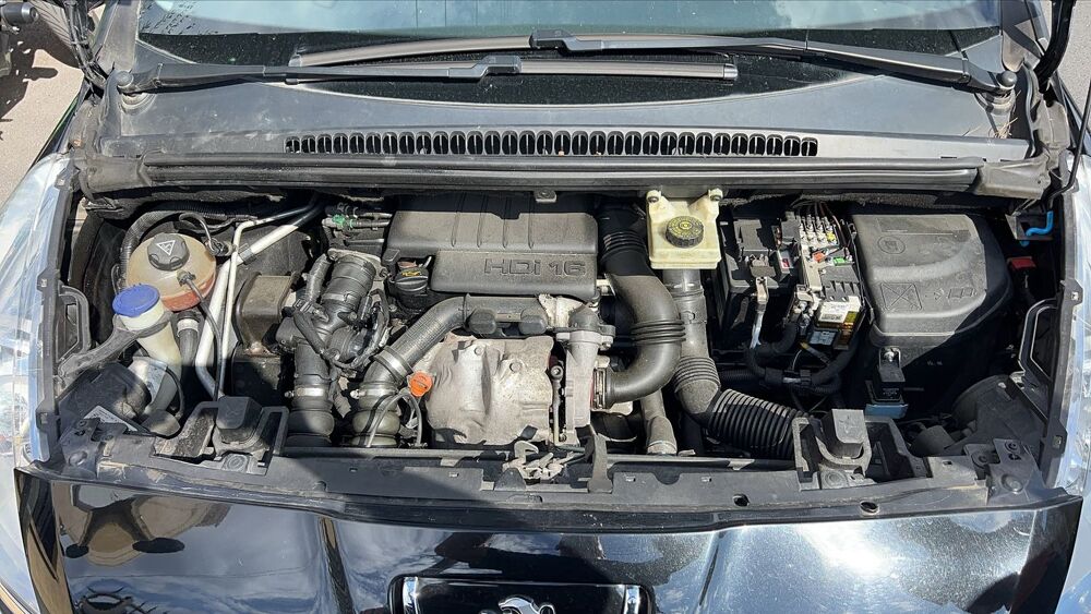 5008 1.6 HDi 110 Premium Pack 2010 occasion 95100 Argenteuil