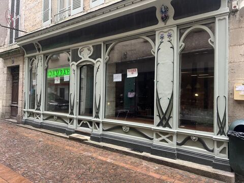 A LOUER LOCAL COMMERCIAL DANS CENTRE VILLE 430 12200 Villefranche de rouergue
