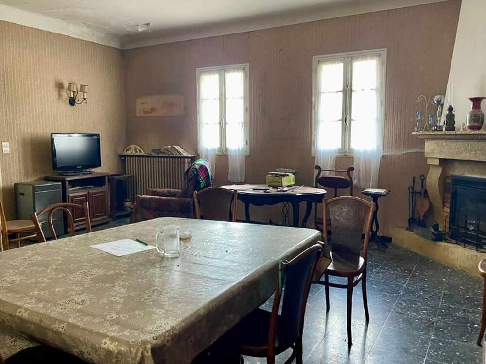 à vendre  Propriété/château Saignon (84400)