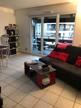  Appartement à louer 2 pièces 42 m²