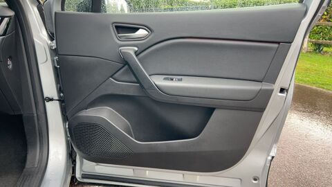 Captur 1.6 E-Tech 145 Hybrid BVA6 Intens 2022 occasion 76240 Belbeuf