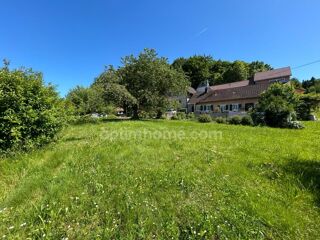 Vente Maison VIEUX-FERRETTE, propriété composé de 2maisons, dont une louée, sur 17.37ares. Enorme potentiel. Emplacement magnifique! Vieux ferrette