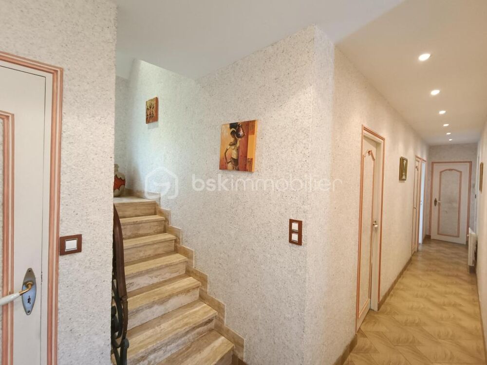 Maison 13 pièces 240m²