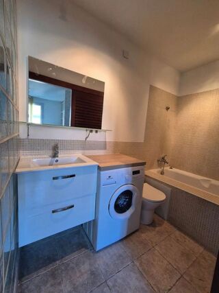  Appartement à louer 4 pièces 83 m²