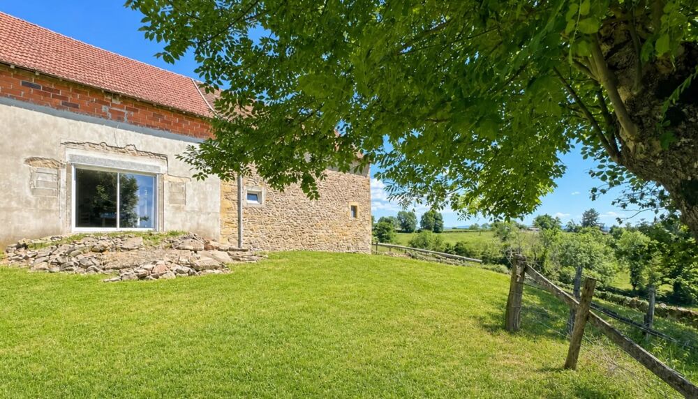 Vente Maison Belle propriété 6 pièces SAINT LAURENT EN BRIONNAIS + 1 Ha et des écuries (71) Saint laurent en brionnais