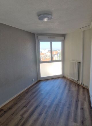  Appartement à louer 2 pièces 56 m²