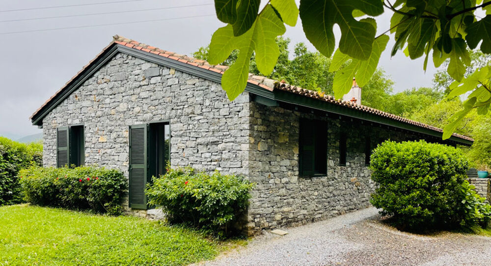 Maison d'architecte - 6 pièces - SARE (64)