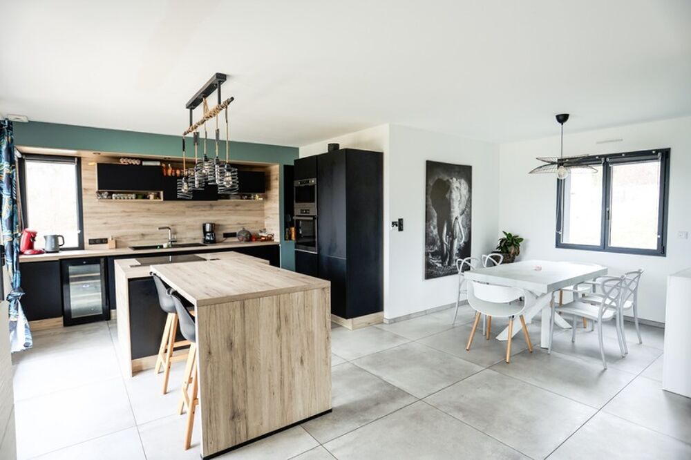 Vente Maison Maison 5 pièces - 137 m² - SAINT MAURICE (63270) - 405 000 euros Saint maurice