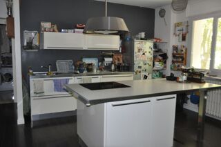  Appartement à louer 4 pièces 120 m²