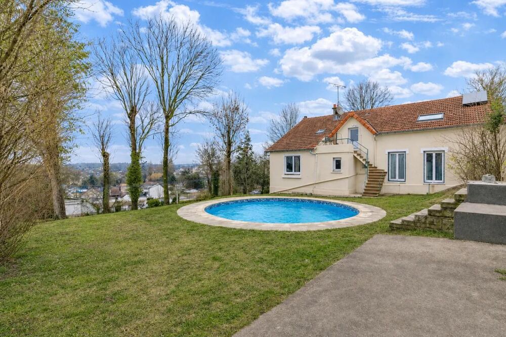 Maison de 5 pièces de 200 m² situé à Le Thillay