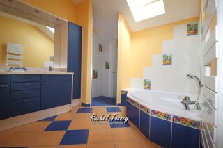  Immeuble � vendre 437 m�