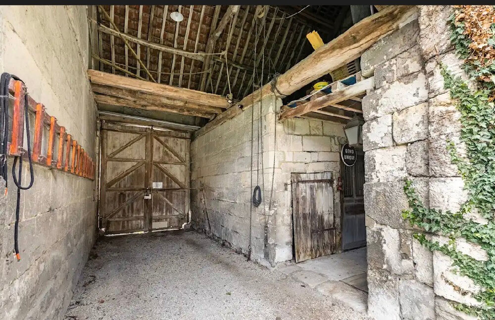 Maison Longère de 7 pièce(s) 198 m2 -Terrain 868 m² - Dépendances
