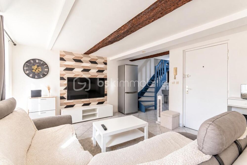 *** PORT DE TOULON *** T3 EN DUPLEX *** DERNIER ÉTAGE *** IDÉAL PRIMO-ACCÉDANTS OU LOCATION MEUBLÉE ***