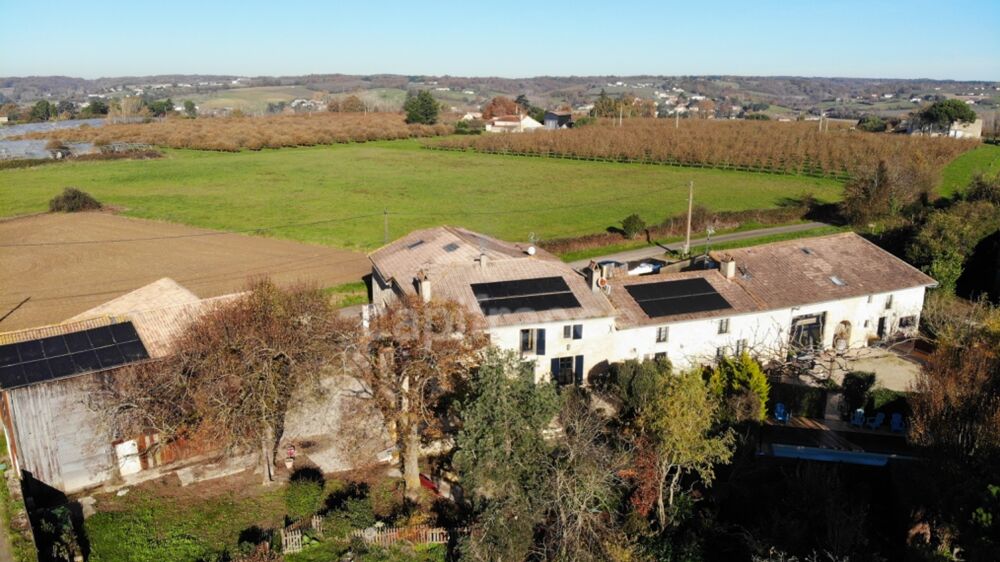 Propriété - une maison d'habitation - 5 chambres d'hôtes - 2 appartements en location sur plus de 1 hectare à SAINTE BAZEILLE (4