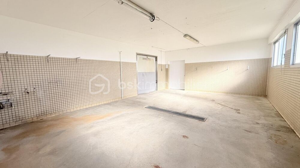 Vente Parking/Garage Grand garage double 83 m² – espace de stockage ou atelier – Notre-Dame-de-Monts Notre dame de monts