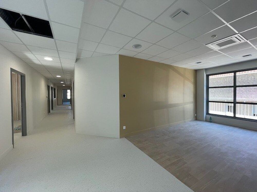  BUREAUX NEUFS Autun