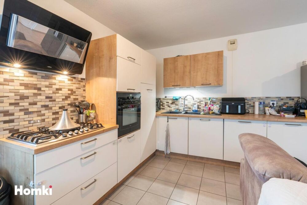 Appartement T4 de 81 m² à Saint-Fons 69190, Rue Robert et Reynier