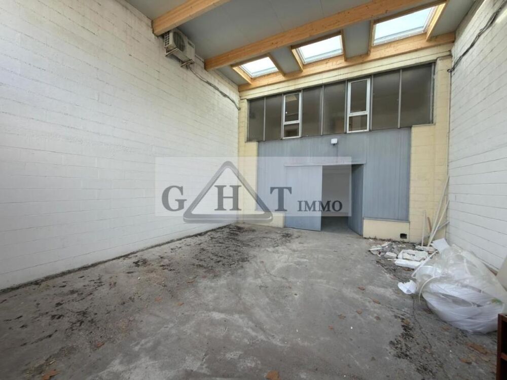   ENTREPOT 170M2 A LOUER BONDOUFLE 