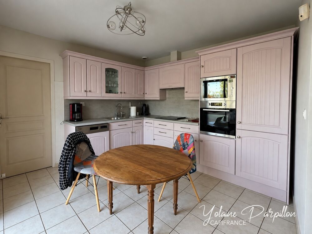 Vente Maison Maison de plain-pied offrant 4/5 chambres avec piscine sur 2000 m² aux BROUZILS (85) Les brouzils