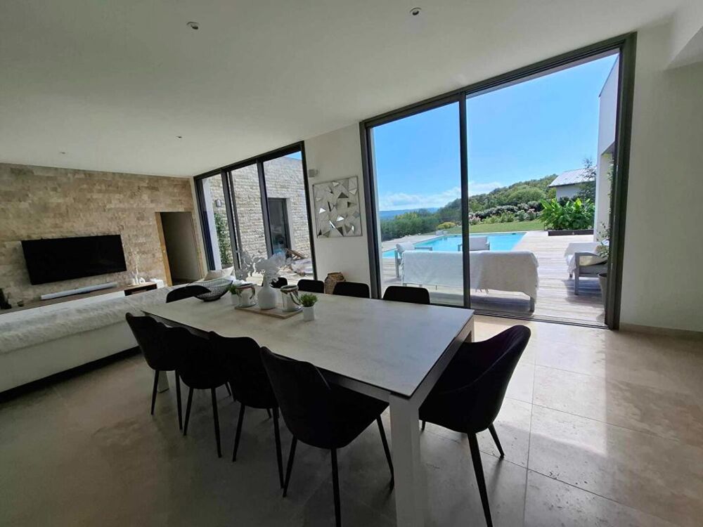 à vendre  Maison Ramasse (01250)