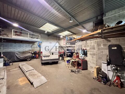   Entrepôt + bureaux 340 m² 