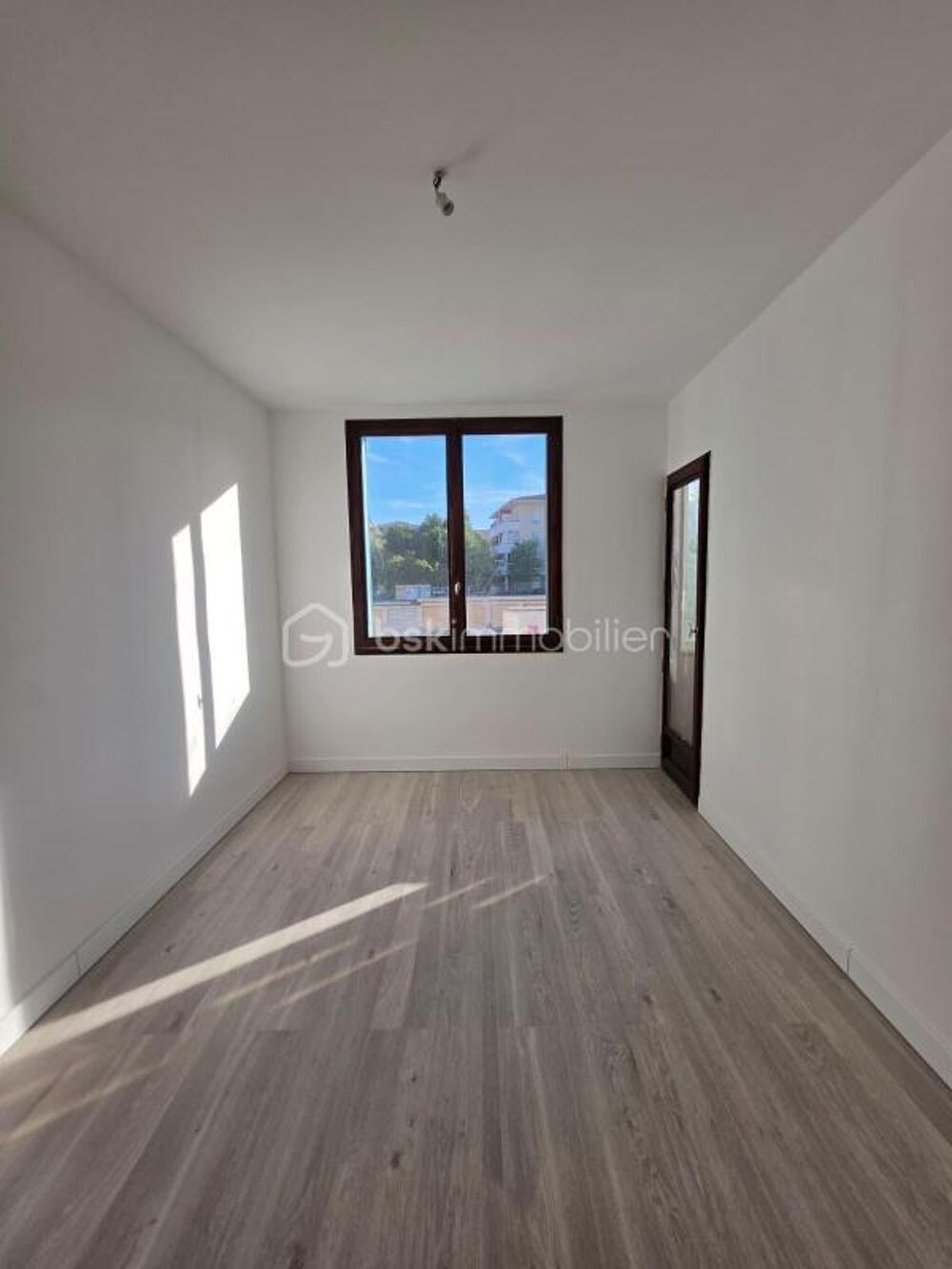 Vente Appartement Appartement T4/5 rénové avec garage et cave – Résidence fermée Manosque