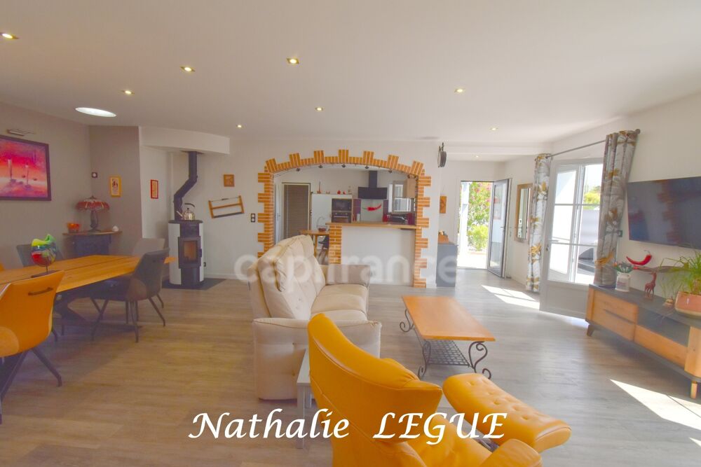 Vendée (85) entre CHALLANS et NOIRMOUTIER BEAUVOIR sur MER Maison à vendre 8 pièces , 160 m², 5 chambres , 1 bureau ,3 WC garag