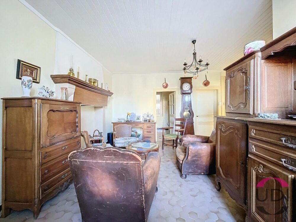 Maison à rénover dans le bourg de Bosmoreau-les-Mines