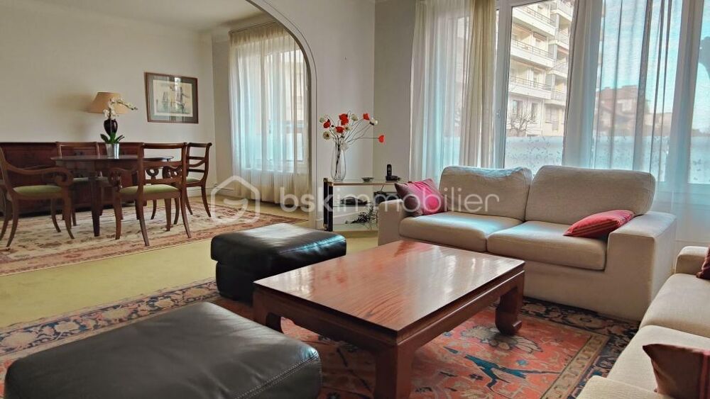 BIARRITZ - HYPER CENTRE - SPACIEUX APPARTEMENT TRAVERSANT - 5 PIECES - TOUT A PIED