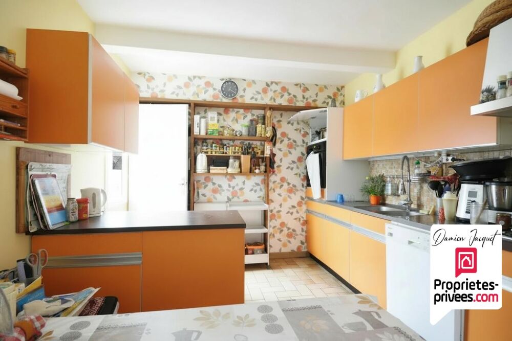 Vente Maison Maison familiale 5 pièces. 118,90 m² habitables. Terrain de 2 566 m² .  Autechaux-Roide Autechaux roide