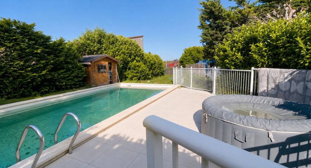 Vente Maison ENSEMBLE IMMOBILIER 410 m2 + 470 m2 dépendances 2 maisons 1 appartement à VARENNES LES NARCY (58) proche LA CHARITE SUR LOIRE, P Varennes les narcy