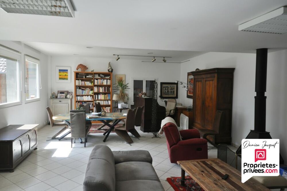Glay 25310 - Maison et dépendance 5 pièces 3 chambres 177 .1 m2. Ecuries 298.4 m² . Dépendances 792.44 m²