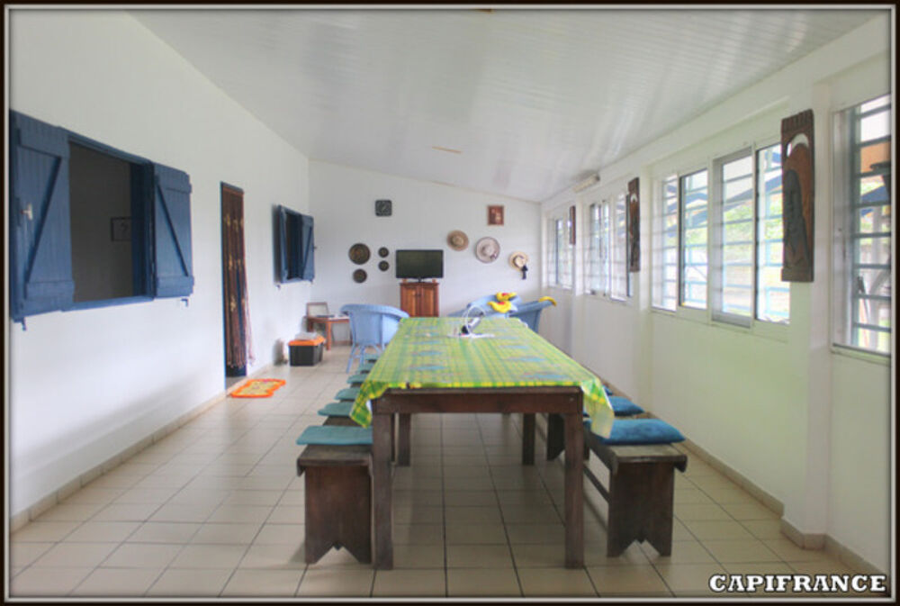 Vente Immeuble A VENDRE A KOUROU (GUYANE FRANCAISE) UNE CHARMANTE PROPRIETE DE 486 m² - DEUX APPARTEMENTS T3 - UN STUDIO - SUPERFICIE DU TERRAI Kourou