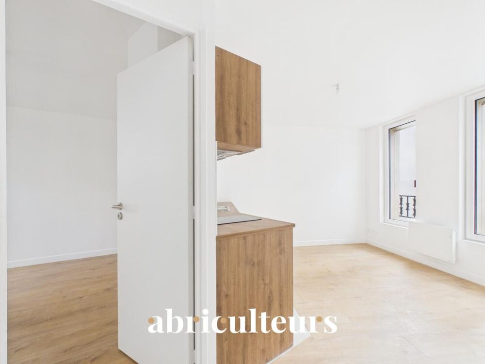 Vente Appartement Charmant Appartement T2 rénové avec prestations de qualité dans le 18ème arrondissement Paris 18