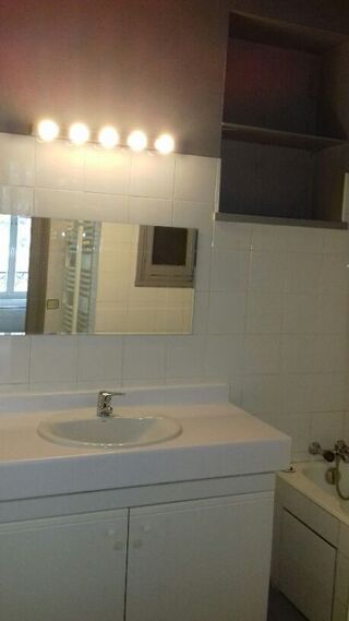  Appartement à louer 4 pièces 99 m²