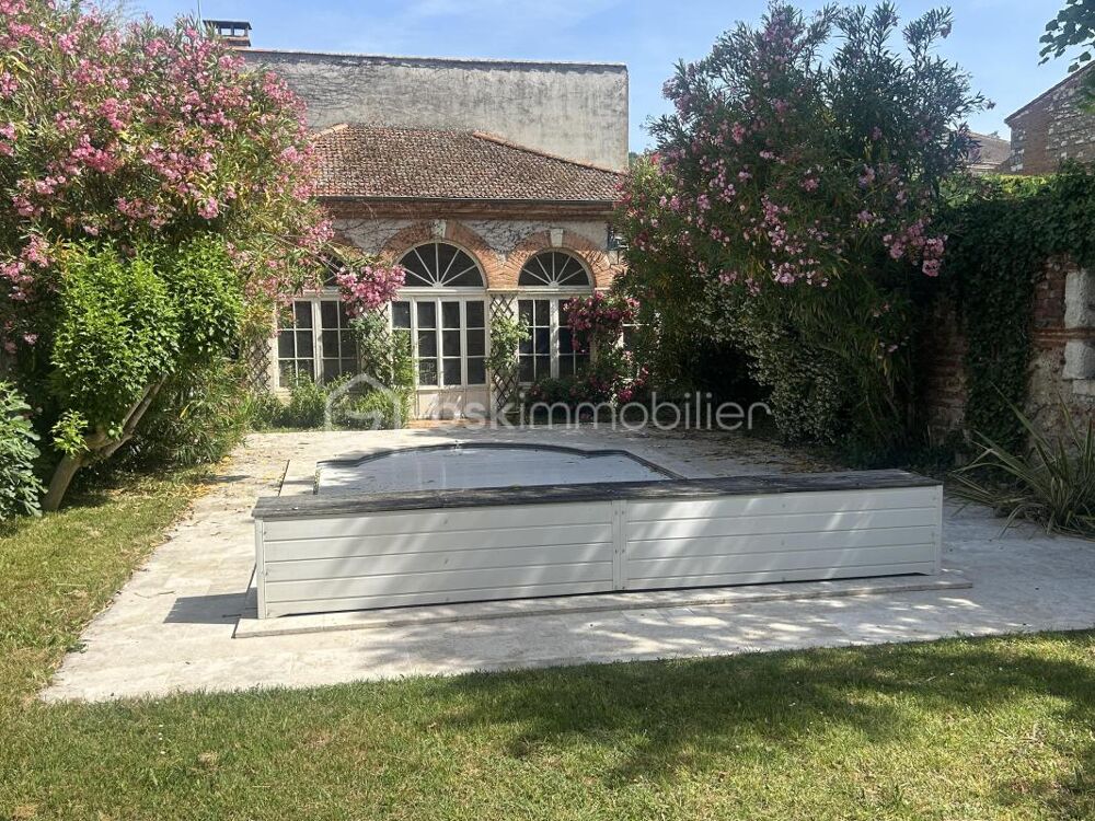 SUPERBE MAISON DE VILLE - JARDIN AVEC PISCINE - GARAGE