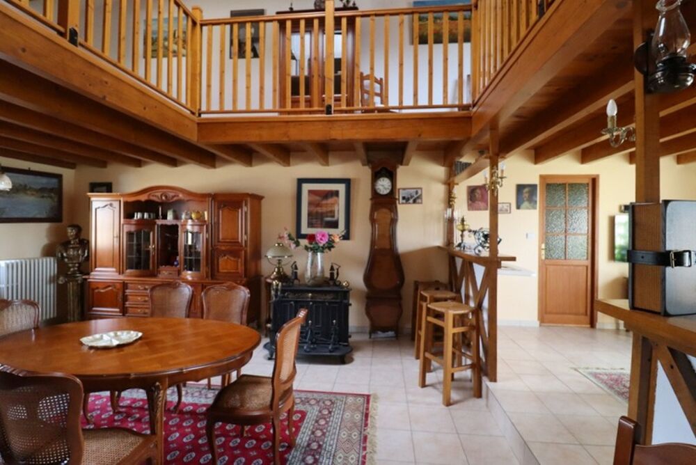 REYSSOUZE belle ferme de 200 m² avec 5 chambres sur 1000 m² de terrain