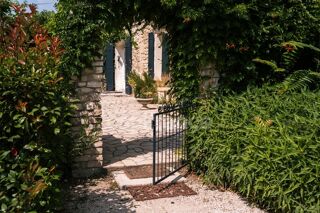  Maison à vendre 11 pièces 329 m²