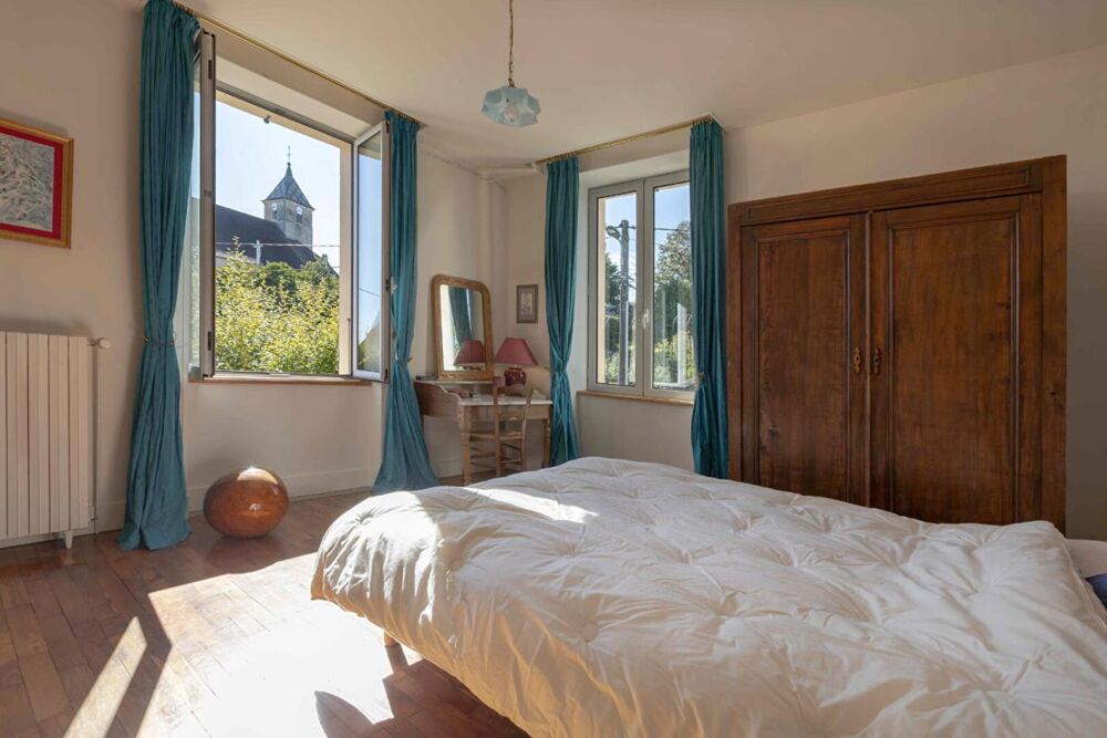 Vente Propriété/Château LE FIED (39) - Propriété 10 pièce(s) - 360 m2  avec joli parc arboré et piscine 