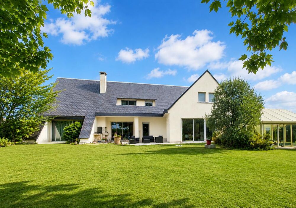 Maison d'architecte de 280 m2 à Mamers avec piscine intérieure