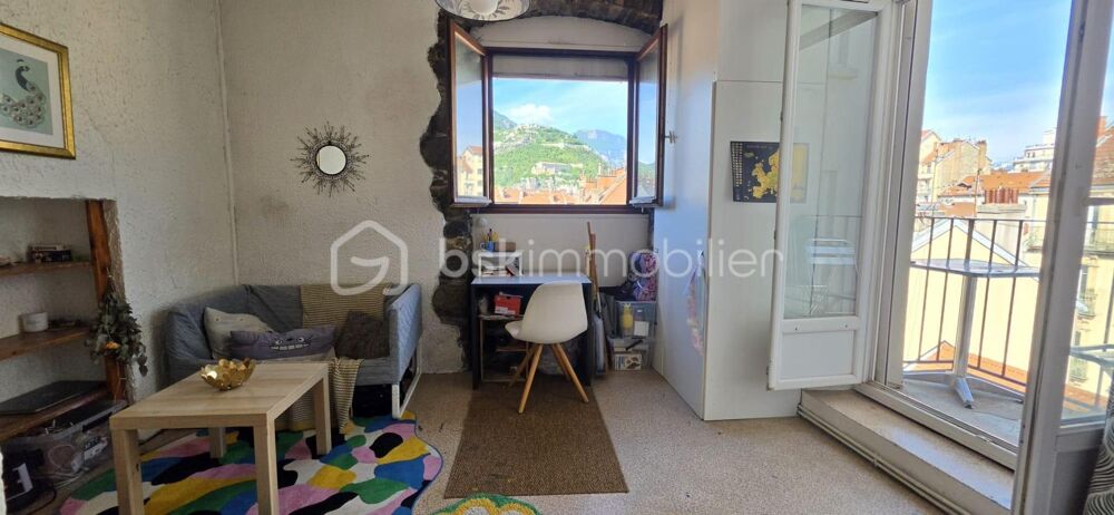 STUDIO AVEC BALCON VUE BASTILLE
