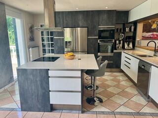  Propriété/château à vendre 8 pièces 210 m²