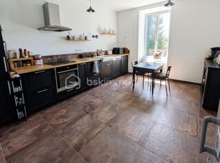  Propri�t�/ch�teau � vendre 5 pi�ces 210 m�