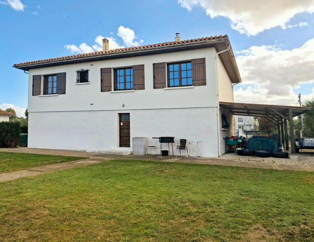 Maison dans une impasse, 90 m² habitables + 90 m² supplémentaires avec chambre et salle d'eau, grand garage et jardin de 779 m²